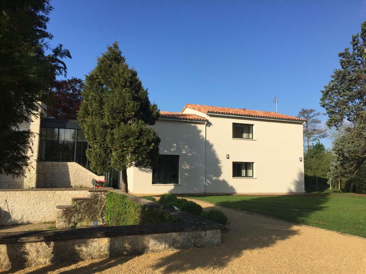 L Esprit Du Clain Chambres D Hotes Bandb De Standing Proches Du Futuroscope Golf Et Lac De St Cyr Naintre Exterior photo