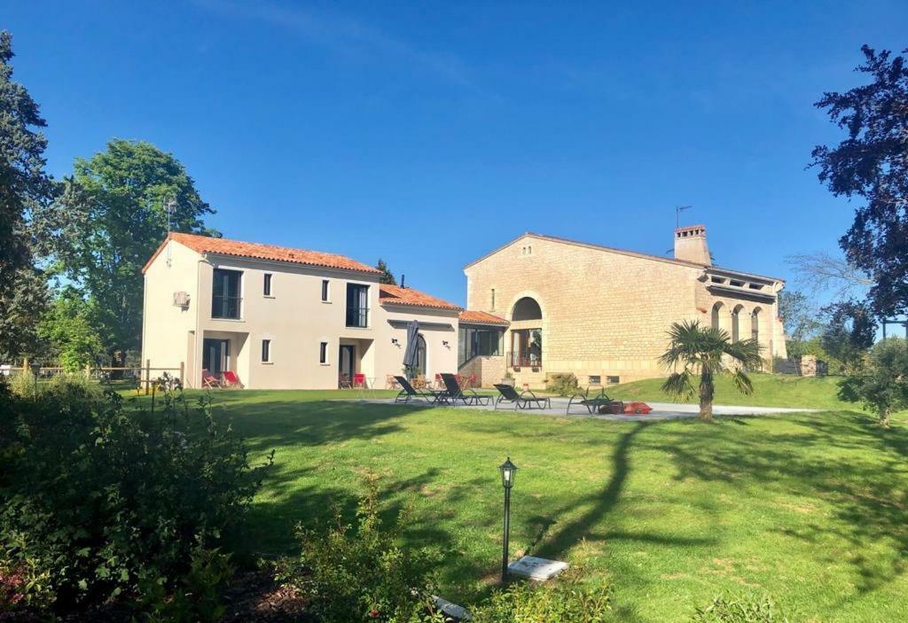 L Esprit Du Clain Chambres D Hotes Bandb De Standing Proches Du Futuroscope Golf Et Lac De St Cyr Naintre Exterior photo