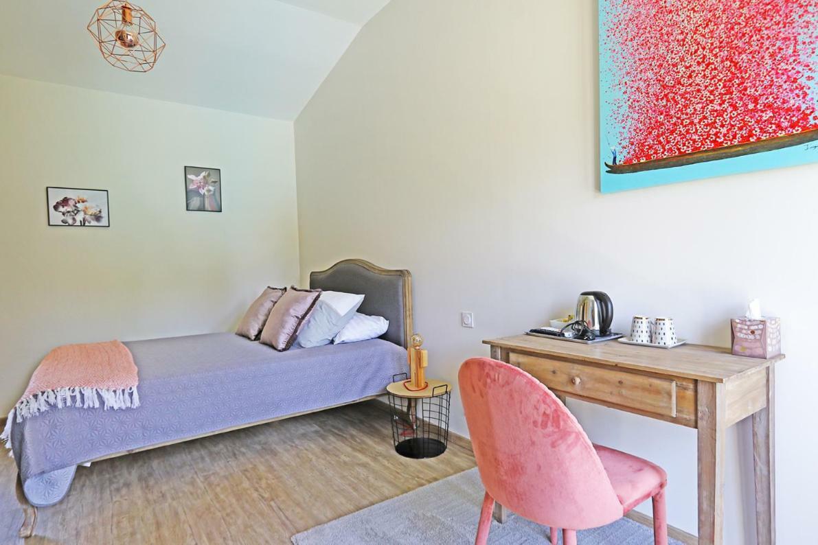 L Esprit Du Clain Chambres D Hotes Bandb De Standing Proches Du Futuroscope Golf Et Lac De St Cyr Naintre Exterior photo