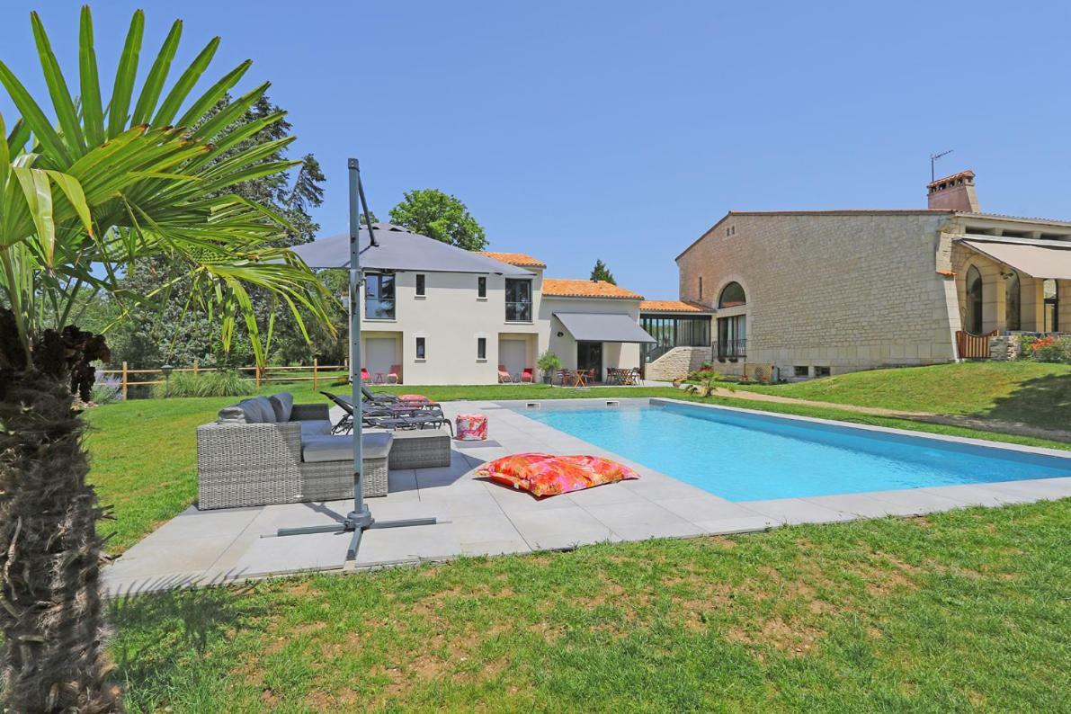 L Esprit Du Clain Chambres D Hotes Bandb De Standing Proches Du Futuroscope Golf Et Lac De St Cyr Naintre Exterior photo