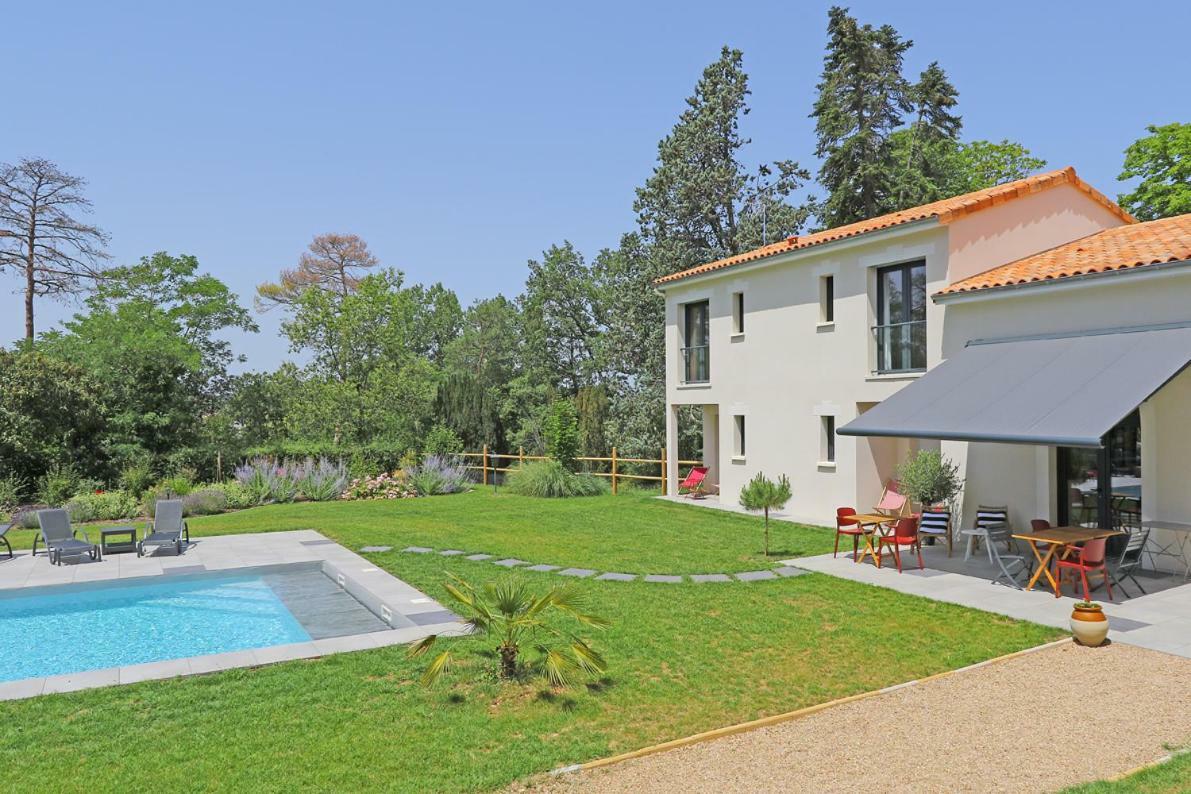 L Esprit Du Clain Chambres D Hotes Bandb De Standing Proches Du Futuroscope Golf Et Lac De St Cyr Naintre Exterior photo